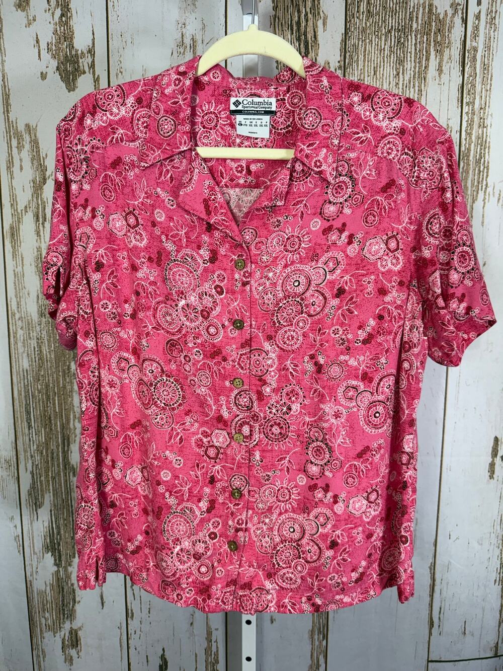 Columbia, Pink Vintage Flax Blend Button Up Shirt. Size XL. Excellent condition!